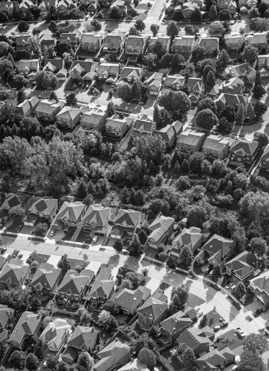Copia de aerial-view-of-suburban-houses-canada-2026-03-26-10-52-02-utc